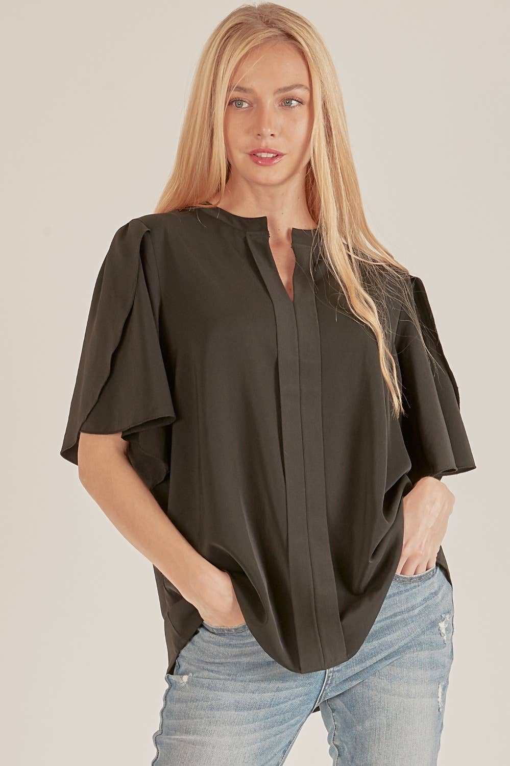 PETAL FLUTTER BLOUSE