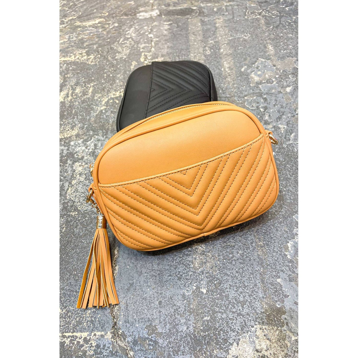 CLASSIC Crossbody